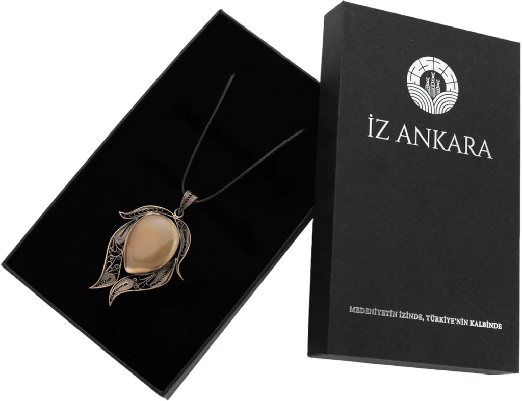 Açık Kahverengi Damla Agat Taşlı El Yapımı Gümüş Kolye