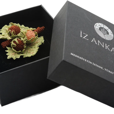 Gül Motifli Broş – Nallıhan İğne Oyası