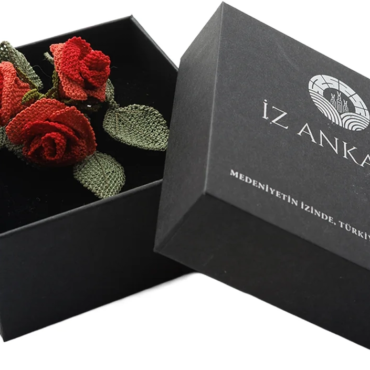 Gül Motifli Broş – Nallıhan İğne Oyası