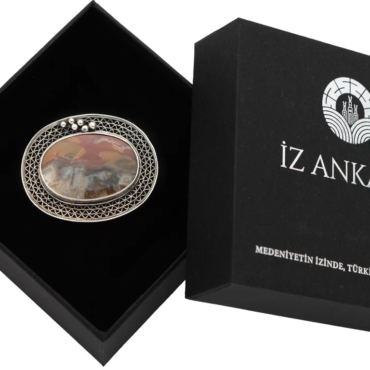 Kırmızımsı Kahverengi Yuvarlak Agat Broş