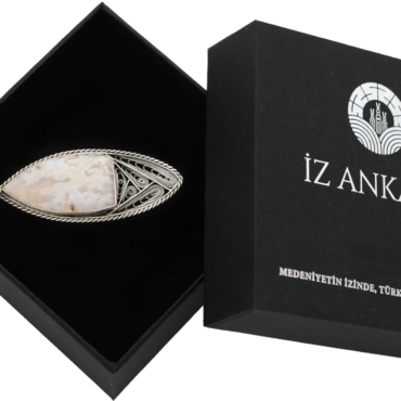 Krem Rengi Yuvarlak Şekilli Agat Broş