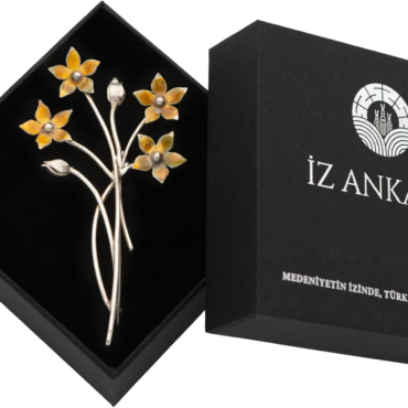 Sarı Emaye Çiçek Buketi Şeklinde Gümüş Broş