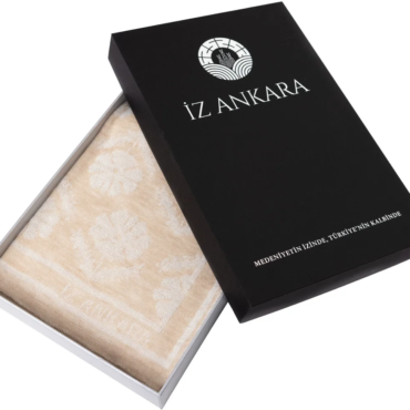 Sevgi Çiçeği Desenli Mohair Atkı | Bej