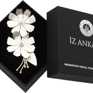 Sevgi Çiçeği Motifli Gümüş Broş