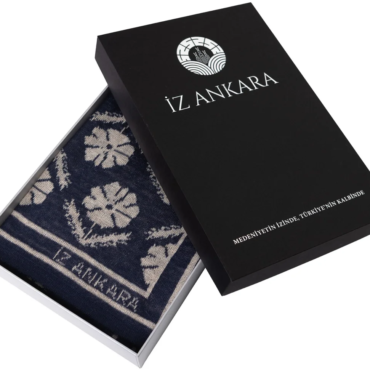 Sevgi Çiçeği Motifli Mohair Atkı | Lacivert