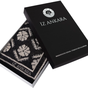 Sevgi Çiçeği Motifli Mohair Atkı | Siyah